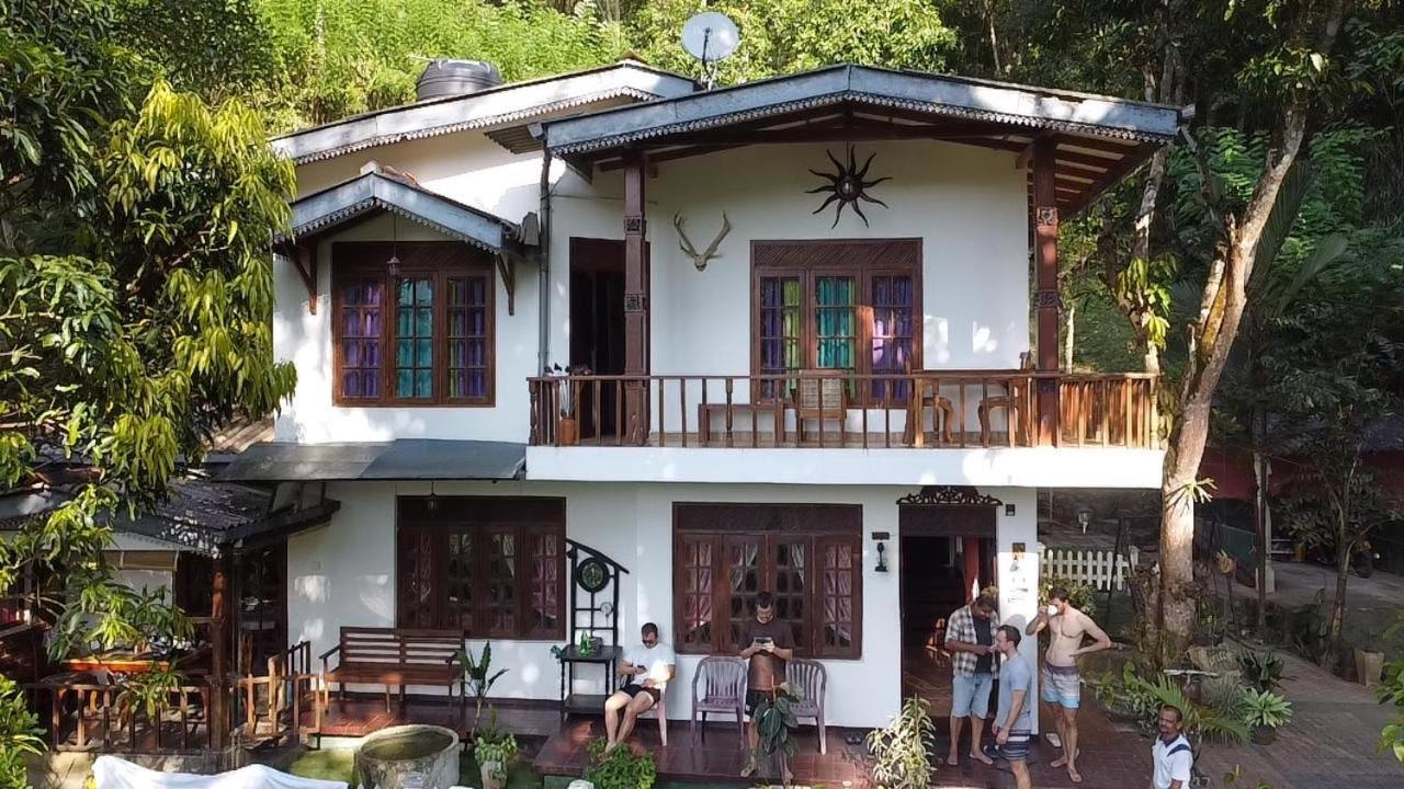Villa25 Homestay Free Pick Up From The Centre Канді Екстер'єр фото