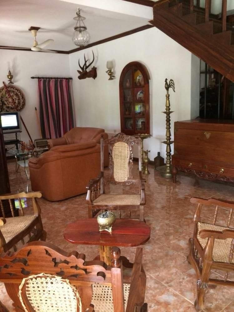 Villa25 Homestay Free Pick Up From The Centre Канді Екстер'єр фото